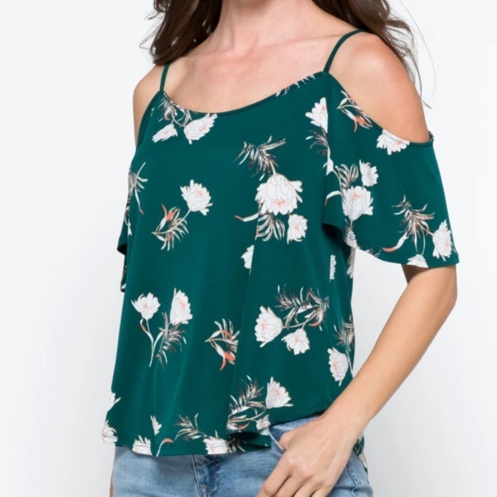 Kaileigh Valette Off Shoulder Top Green Floral EUC